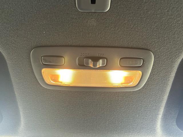 ハイエースバン スーパーGL ダークプライムII 保証付 修復歴無 禁煙車 ワンオーナー 車検2年付 スタッドレスタイヤ4本付 バックカメラ ドライブレコーダー ナビ フルセグTV Bluetooth ETC プッシュスタートCD DVD 取扱説明書(67枚目)