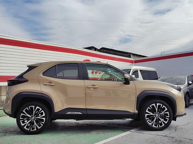 ヤリスクロス ハイブリッドＺ　ドライブレコーダー　全周囲カメラ　クリアランスソナー　オートクルーズコントロール　レーンアシスト　パワーシート　衝突被害軽減システム　ナビ　ＴＶ　オートマチックハイビーム　オートライト（16枚目）