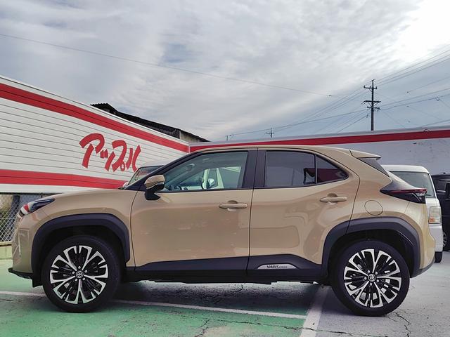 ヤリスクロス ハイブリッドＺ　ドライブレコーダー　全周囲カメラ　クリアランスソナー　オートクルーズコントロール　レーンアシスト　パワーシート　衝突被害軽減システム　ナビ　ＴＶ　オートマチックハイビーム　オートライト（33枚目）