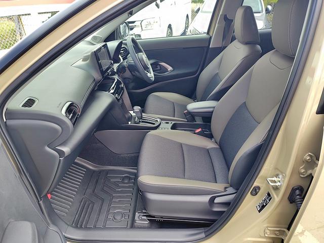 ヤリスクロス ハイブリッドＺ　ドライブレコーダー　全周囲カメラ　クリアランスソナー　オートクルーズコントロール　レーンアシスト　パワーシート　衝突被害軽減システム　ナビ　ＴＶ　オートマチックハイビーム　オートライト（51枚目）