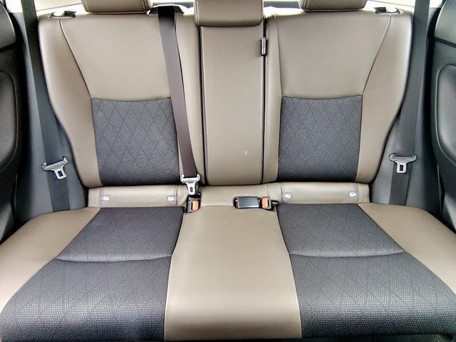 ヤリスクロス ハイブリッドＺ　ドライブレコーダー　全周囲カメラ　クリアランスソナー　オートクルーズコントロール　レーンアシスト　パワーシート　衝突被害軽減システム　ナビ　ＴＶ　オートマチックハイビーム　オートライト（57枚目）