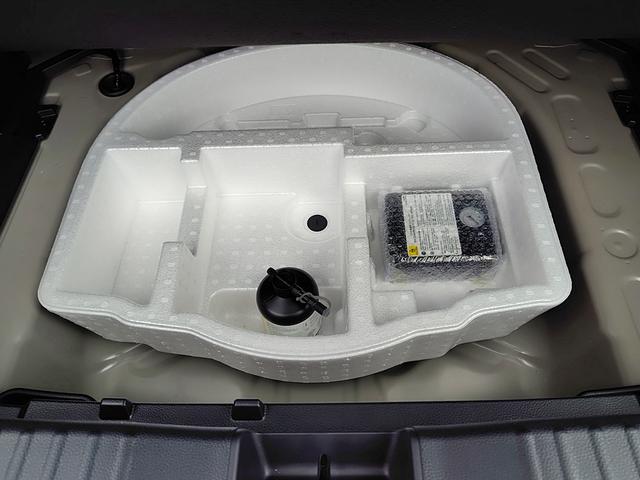 ヤリスクロス ハイブリッドＺ　ドライブレコーダー　全周囲カメラ　クリアランスソナー　オートクルーズコントロール　レーンアシスト　パワーシート　衝突被害軽減システム　ナビ　ＴＶ　オートマチックハイビーム　オートライト（68枚目）