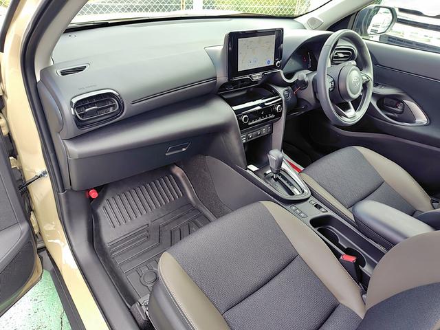 ヤリスクロス ハイブリッドＺ　ドライブレコーダー　全周囲カメラ　クリアランスソナー　オートクルーズコントロール　レーンアシスト　パワーシート　衝突被害軽減システム　ナビ　ＴＶ　オートマチックハイビーム　オートライト（73枚目）