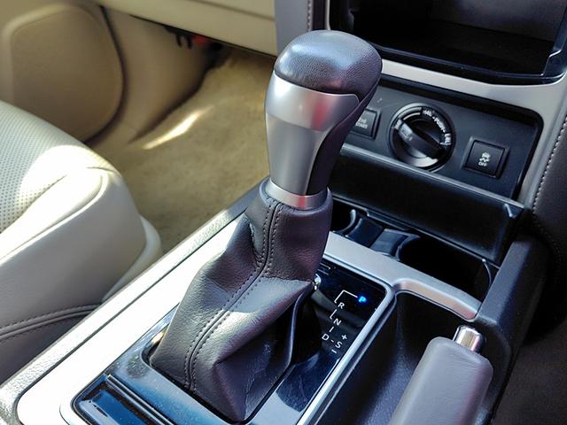 ランドクルーザープラド ＴＸ　Ｌパッケージ　マットブラックエディション　４ＷＤ　ドライブレコーダー　全周囲カメラ　クリアランスソナー　オートクルーズコントロール　レーンアシスト　パワーシート　衝突被害軽減システム　サンルーフ　ナビ　ＴＶ　オートマチックハイビーム（9枚目）