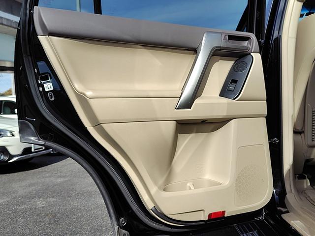 ランドクルーザープラド ＴＸ　Ｌパッケージ　マットブラックエディション　４ＷＤ　ドライブレコーダー　全周囲カメラ　クリアランスソナー　オートクルーズコントロール　レーンアシスト　パワーシート　衝突被害軽減システム　サンルーフ　ナビ　ＴＶ　オートマチックハイビーム（72枚目）