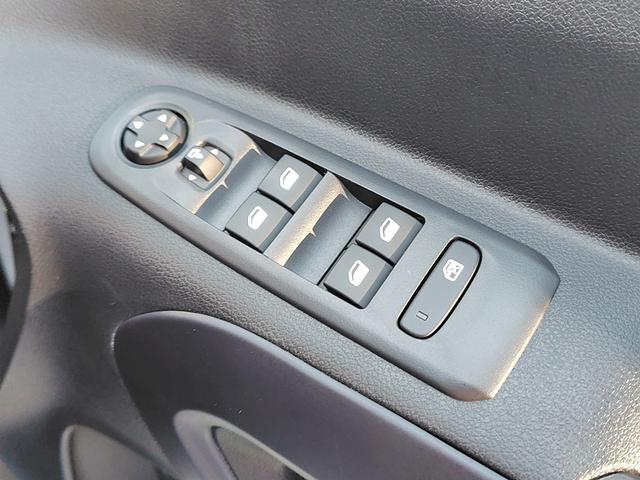 ドブロ マキシ　ドライブレコーダー　ＥＴＣ　バックカメラ　クリアランスソナー　オートクルーズコントロール　レーンアシスト　衝突被害軽減システム　両側スライドドア　ヘッドライトウォッシャー　スマートキー（9枚目）