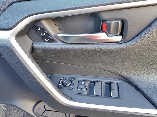 RAV4 アドベンチャー 4WD 全周囲カメラ クリアランスソナー オートクルーズコントロール レーンアシスト パワーシート 衝突被害軽減システム ナビ TV オートマチックハイビーム オートライト LEDヘッドランプ(11枚目)