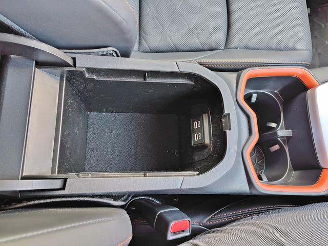 RAV4 アドベンチャー 4WD 全周囲カメラ クリアランスソナー オートクルーズコントロール レーンアシスト パワーシート 衝突被害軽減システム ナビ TV オートマチックハイビーム オートライト LEDヘッドランプ(79枚目)