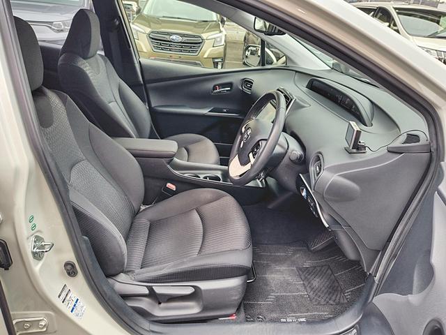 プリウス Sセーフティプラス 4WD ドライブレコーダー ETC クリアランスソナー オートクルーズコントロール パークアシスト 衝突被害軽減システム バックカメラ ナビ TV アルミホイール オートマチックハイビーム(44枚目)