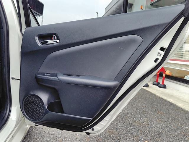 プリウス Sセーフティプラス 4WD ドライブレコーダー ETC クリアランスソナー オートクルーズコントロール パークアシスト 衝突被害軽減システム バックカメラ ナビ TV アルミホイール オートマチックハイビーム(52枚目)