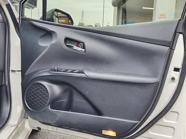 プリウス Sセーフティプラス 4WD ドライブレコーダー ETC クリアランスソナー オートクルーズコントロール パークアシスト 衝突被害軽減システム バックカメラ ナビ TV アルミホイール オートマチックハイビーム(65枚目)