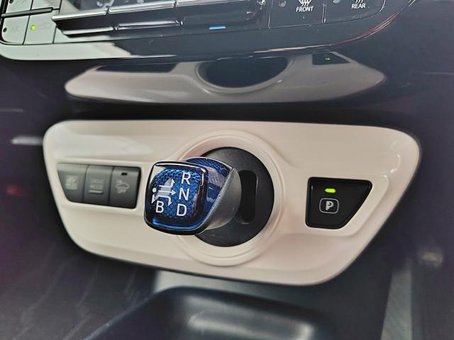 プリウス Sセーフティプラス 4WD ドライブレコーダー ETC クリアランスソナー オートクルーズコントロール パークアシスト 衝突被害軽減システム バックカメラ ナビ TV アルミホイール オートマチックハイビーム(72枚目)