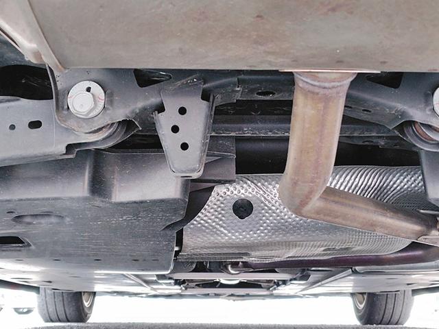 カローラツーリング ハイブリッド　Ｓ　ドライブレコーダー　バックカメラ　ナビ　ＴＶ　クリアランスソナー　オートクルーズコントロール　レーンアシスト　衝突被害軽減システム　アルミホイール　オートマチックハイビーム　オートライト（40枚目）