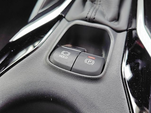 カローラツーリング ハイブリッド　Ｓ　ドライブレコーダー　バックカメラ　ナビ　ＴＶ　クリアランスソナー　オートクルーズコントロール　レーンアシスト　衝突被害軽減システム　アルミホイール　オートマチックハイビーム　オートライト（63枚目）