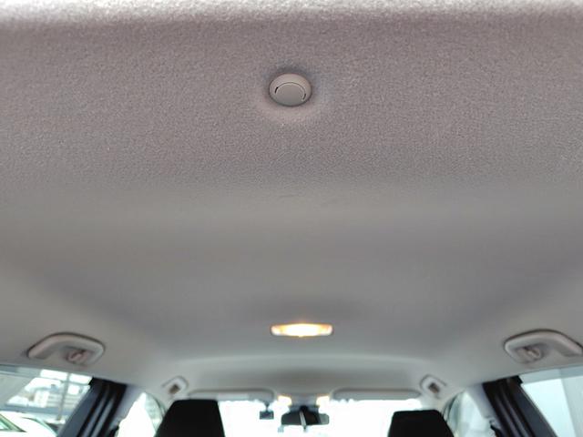 カローラツーリング ハイブリッド　Ｓ　ドライブレコーダー　バックカメラ　ナビ　ＴＶ　クリアランスソナー　オートクルーズコントロール　レーンアシスト　衝突被害軽減システム　アルミホイール　オートマチックハイビーム　オートライト（69枚目）