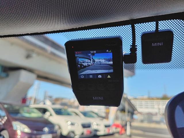 ＭＩＮＩ クーパー　ピカデリーエディション　ドライブレコーダー　バックカメラ　ナビ　クリアランスソナー　衝突被害軽減システム　アルミホイール　オートライト　ＬＥＤヘッドランプ　革シート　ターボ　キーレスエントリー　アイドリングストップ（8枚目）