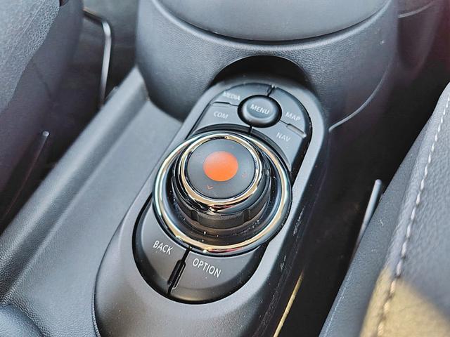 ＭＩＮＩ クーパー　ピカデリーエディション　ドライブレコーダー　バックカメラ　ナビ　クリアランスソナー　衝突被害軽減システム　アルミホイール　オートライト　ＬＥＤヘッドランプ　革シート　ターボ　キーレスエントリー　アイドリングストップ（35枚目）