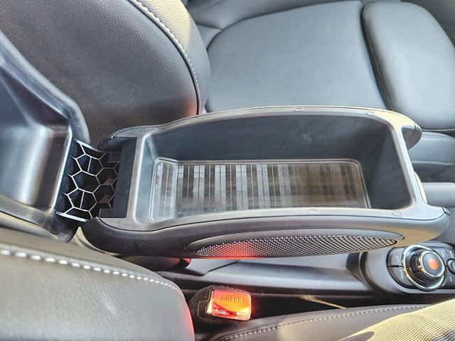 ＭＩＮＩ クーパー　ピカデリーエディション　ドライブレコーダー　バックカメラ　ナビ　クリアランスソナー　衝突被害軽減システム　アルミホイール　オートライト　ＬＥＤヘッドランプ　革シート　ターボ　キーレスエントリー　アイドリングストップ（68枚目）