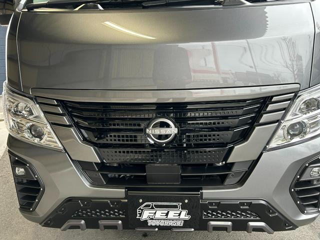 キャラバン ロンググランドプレミアムGX ワンダラーフウライボウ・アウトドア・ダークメタルグレー・2WD・ガソリン・バンパーガード・ブロックタイヤ・オーバーフェンダー・グリルカバー・ラダー・ヴィンテージベットキット・ヴィンテージシートカバー(18枚目)