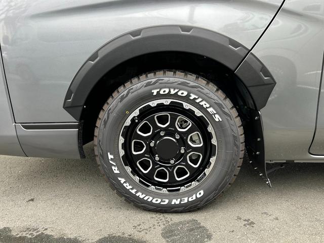 キャラバン ロンググランドプレミアムGX ワンダラーフウライボウ・アウトドア・ダークメタルグレー・2WD・ガソリン・バンパーガード・ブロックタイヤ・オーバーフェンダー・グリルカバー・ラダー・ヴィンテージベットキット・ヴィンテージシートカバー(22枚目)
