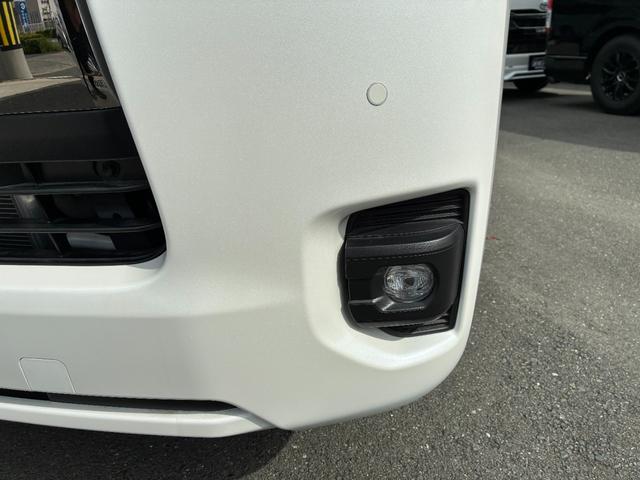 ハイエースバン スーパーGL ダークプライムII パールホワイト デジタルインナミラー パノラミックビューモニター パワースライドドア 2WD ディーゼル アドブルー 純正アルミホイール(8枚目)
