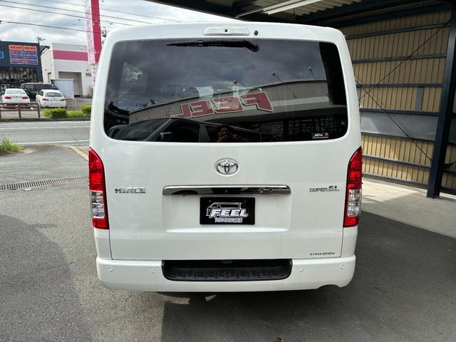 ハイエースバン スーパーGL ダークプライムII パールホワイト デジタルインナミラー パノラミックビューモニター パワースライドドア 2WD ディーゼル アドブルー 純正アルミホイール(17枚目)