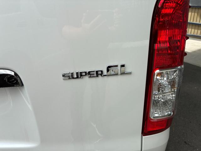 ハイエースバン スーパーGL ダークプライムII パールホワイト デジタルインナミラー パノラミックビューモニター パワースライドドア 2WD ディーゼル アドブルー 純正アルミホイール(18枚目)