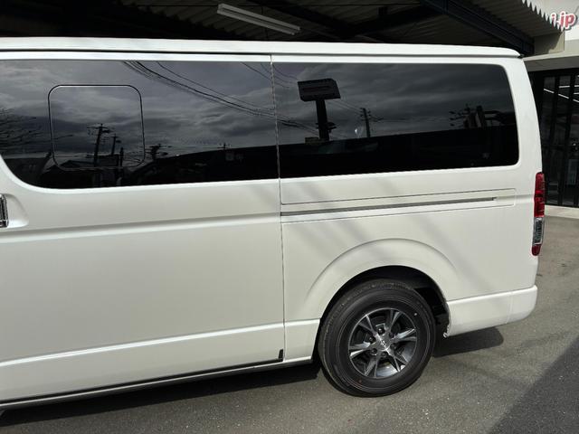 ハイエースバン スーパーGL ダークプライムII パールホワイト デジタルインナミラー パノラミックビューモニター パワースライドドア 2WD ディーゼル アドブルー 純正アルミホイール(25枚目)
