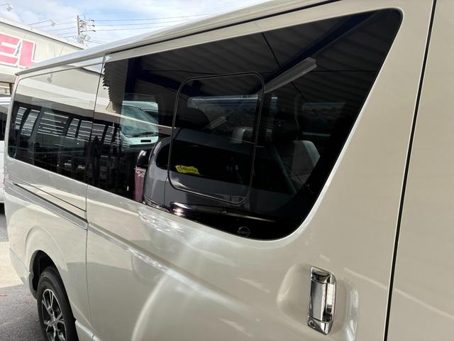 ハイエースバン スーパーGL ダークプライムII パールホワイト デジタルインナミラー パノラミックビューモニター パワースライドドア 2WD ディーゼル アドブルー 純正アルミホイール(30枚目)
