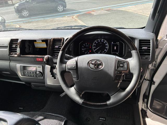 ハイエースバン スーパーGL ダークプライムII パールホワイト デジタルインナミラー パノラミックビューモニター パワースライドドア 2WD ディーゼル アドブルー 純正アルミホイール(31枚目)