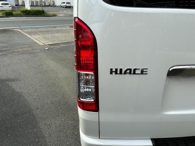ハイエースバン スーパーGL ダークプライムII パールホワイト デジタルインナミラー パノラミックビューモニター パワースライドドア 2WD ディーゼル アドブルー 純正アルミホイール(77枚目)