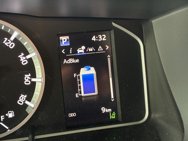 ハイエースバン スーパーGL ダークプライムII パールホワイト デジタルインナミラー パノラミックビューモニター パワースライドドア 2WD ディーゼル アドブルー 純正アルミホイール(80枚目)