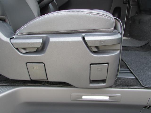 ハイエースバン スーパーＧＬ　ダークプライムＩＩ　ＲＡＶＥ７　レイブ７　５ナンバー７人乗り　キャプテンシート　オットマン　背面セパレート式ベンチシート　レザー　パノラミックビューモニター　ＬＥＤヘッドライト　ＬＥＤフォグ（5枚目）