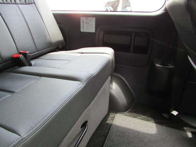 ハイエースバン スーパーＧＬ　ダークプライムＩＩ　ＲＡＶＥ７　レイブ７　５ナンバー７人乗り　キャプテンシート　オットマン　背面セパレート式ベンチシート　レザー　パノラミックビューモニター　ＬＥＤヘッドライト　ＬＥＤフォグ（14枚目）