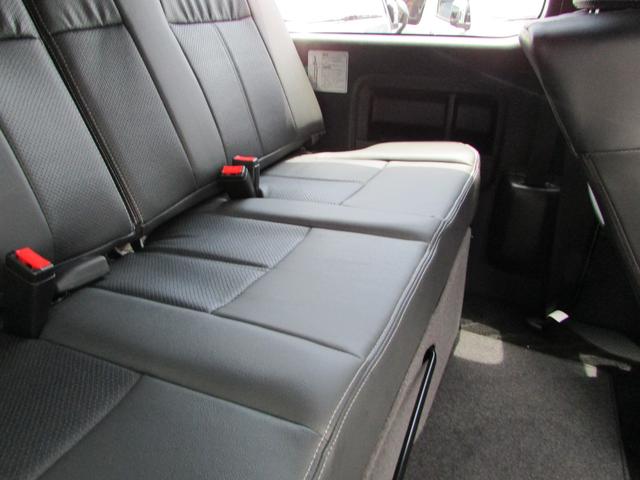 ハイエースバン スーパーＧＬ　ダークプライムＩＩ　ＲＡＶＥ７　レイブ７　５ナンバー７人乗り　キャプテンシート　オットマン　背面セパレート式ベンチシート　レザー　パノラミックビューモニター　ＬＥＤヘッドライト　ＬＥＤフォグ（15枚目）