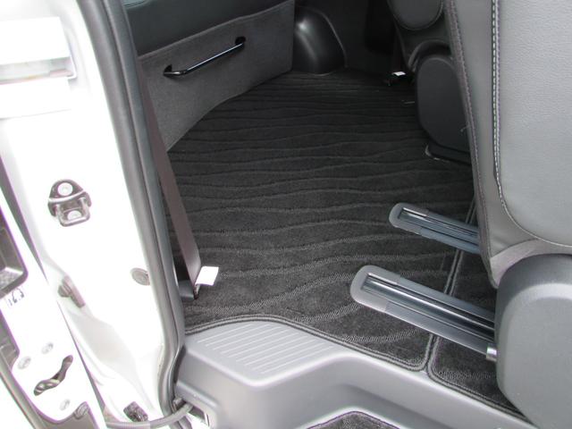 ハイエースバン スーパーＧＬ　ダークプライムＩＩ　ＲＡＶＥ７　レイブ７　５ナンバー７人乗り　キャプテンシート　オットマン　背面セパレート式ベンチシート　レザー　パノラミックビューモニター　ＬＥＤヘッドライト　ＬＥＤフォグ（19枚目）