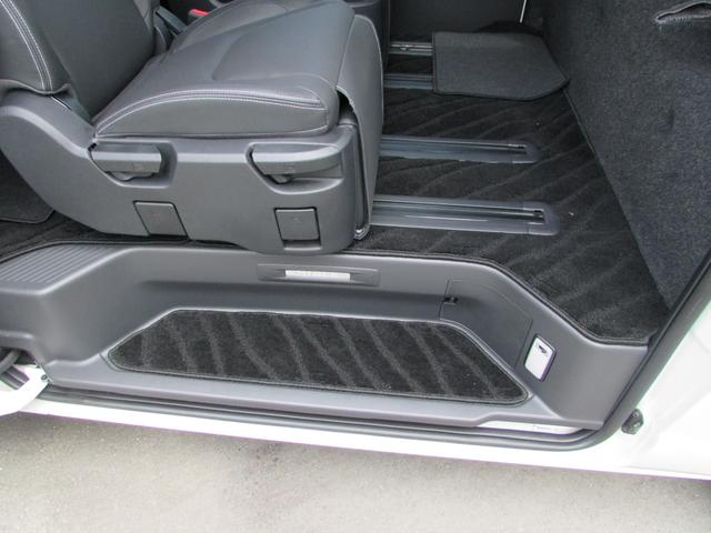 ハイエースバン スーパーＧＬ　ダークプライムＩＩ　ＲＡＶＥ７　レイブ７　５ナンバー７人乗り　キャプテンシート　オットマン　背面セパレート式ベンチシート　レザー　パノラミックビューモニター　ＬＥＤヘッドライト　ＬＥＤフォグ（20枚目）