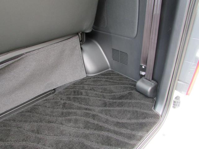 ハイエースバン スーパーＧＬ　ダークプライムＩＩ　ＲＡＶＥ７　レイブ７　５ナンバー７人乗り　キャプテンシート　オットマン　背面セパレート式ベンチシート　レザー　パノラミックビューモニター　ＬＥＤヘッドライト　ＬＥＤフォグ（22枚目）