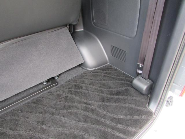 ハイエースバン スーパーＧＬ　ダークプライムＩＩ　ＲＡＶＥ７　レイブ７　５ナンバー７人乗り　キャプテンシート　オットマン　背面セパレート式ベンチシート　レザー　パノラミックビューモニター　ＬＥＤヘッドライト　ＬＥＤフォグ（23枚目）