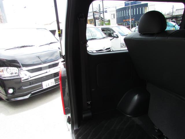 ハイエースバン スーパーＧＬ　ダークプライムＩＩ　ＲＡＶＥ７　レイブ７　５ナンバー７人乗り　キャプテンシート　オットマン　背面セパレート式ベンチシート　レザー　パノラミックビューモニター　ＬＥＤヘッドライト　ＬＥＤフォグ（27枚目）