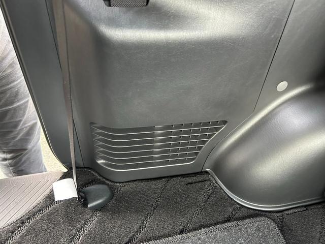 ハイエースバン スーパーＧＬ　ダークプライムＩＩ　ＲＡＶＥ７　レイブ７　５ナンバー７人乗り　キャプテンシート　オットマン　背面セパレート式ベンチシート　レザー　パノラミックビューモニター　ＬＥＤヘッドライト　ＬＥＤフォグ（63枚目）