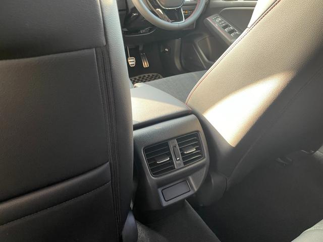 シビック RS 6MT ナビ リアカメラ 電動シート BOSEスピーカー 18インチアルミ(13枚目)