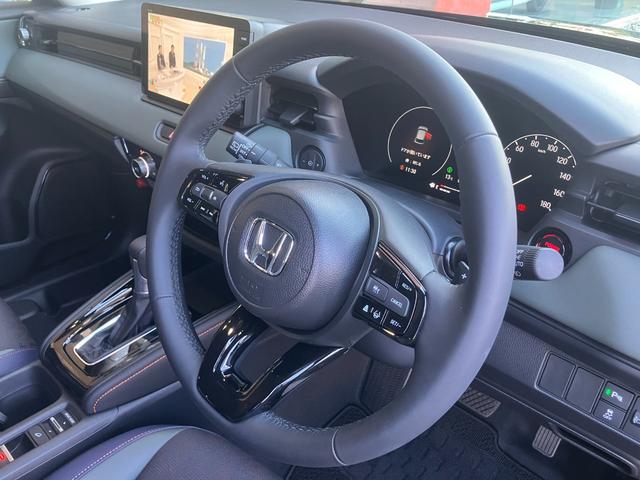 ヴェゼル ｅ：ＨＥＶ　Ｘ・ＨｕＮＴパッケージ　グロッシーカッパーグリル　９インチナビ　リアカメラ　ＥＴＣ　ルーフレール　フロアマット　車線逸脱防止　オートＬＥＤ　盗難防止システム　サイドエアバッグ　Ｂカメラ　クリアランスソナー　横滑り防止機能（8枚目）