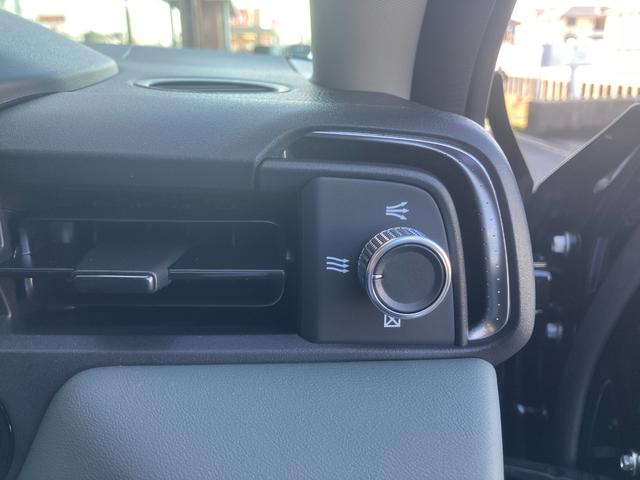 ヴェゼル ｅ：ＨＥＶ　Ｘ・ＨｕＮＴパッケージ　グロッシーカッパーグリル　９インチナビ　リアカメラ　ＥＴＣ　ルーフレール　フロアマット　車線逸脱防止　オートＬＥＤ　盗難防止システム　サイドエアバッグ　Ｂカメラ　クリアランスソナー　横滑り防止機能（16枚目）