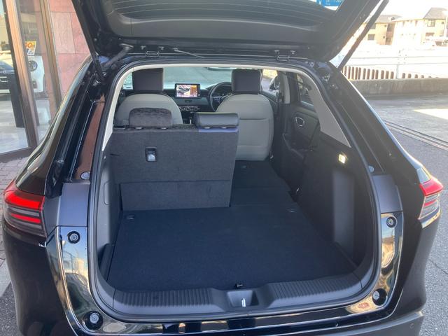 ヴェゼル ｅ：ＨＥＶ　Ｘ・ＨｕＮＴパッケージ　グロッシーカッパーグリル　９インチナビ　リアカメラ　ＥＴＣ　ルーフレール　フロアマット　車線逸脱防止　オートＬＥＤ　盗難防止システム　サイドエアバッグ　Ｂカメラ　クリアランスソナー　横滑り防止機能（25枚目）