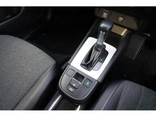 フィット ｅ：ＨＥＶホーム　４ＷＤ　ドライブレコーダー　ＥＴＣ　ナビ　クリアランスソナー　オートクルーズコントロール　レーンアシスト　衝突被害軽減システム　オートライト　ＬＥＤヘッドランプ　スマートキー　アイドリングストップ（9枚目）