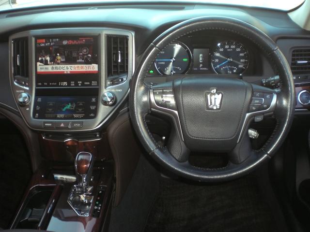 クラウンハイブリッド ロイヤルサルーン　純正ナビ　バックカメラ　Ｂｌｕｅｔｏｏｔｈオーディオ　レーダークルーズ（13枚目）