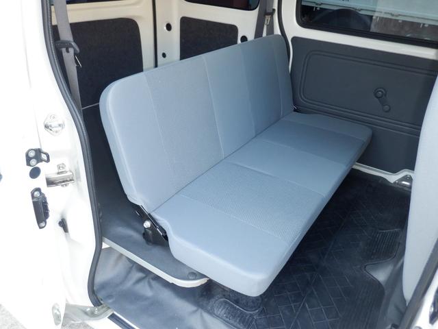 サンバーバン トランスポーター　ハイルーフ　４速ＡＴ　●車検２年付　パワーウインドウ　キーレスエントリー　バイザー　フロアマット　オーバーヘッドコンソール　ＦＭＡＭラジオ　Ｗエアバック　スペアキー　取扱説明書　（９９）（40枚目）