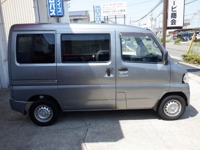 ミニキャブバン ＣＤ　ハイルーフ　５速ＭＴ　●車検２年付　パワステ　エアコン　運転席エアバック　助手席エアバック　ＦＭＡＭラジオ　キーレスエントリー　プライバシーガラス　取扱説明書　スペアキー　（１９４）（4枚目）