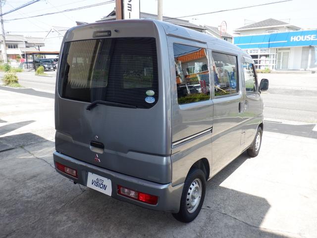 ミニキャブバン ＣＤ　ハイルーフ　５速ＭＴ　●車検２年付　パワステ　エアコン　運転席エアバック　助手席エアバック　ＦＭＡＭラジオ　キーレスエントリー　プライバシーガラス　取扱説明書　スペアキー　（１９４）（6枚目）
